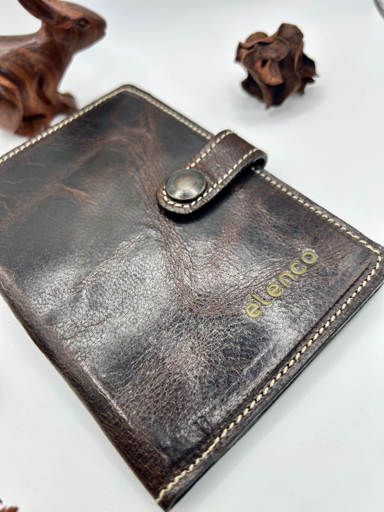Elenco Sustainable Distressed Cork Passport Holder